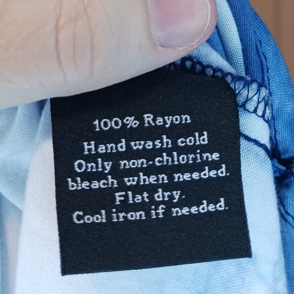 #36 3/$18 - Rock & Republic Blue/White Button Down Tank Top Size M - Picture 4 of 6